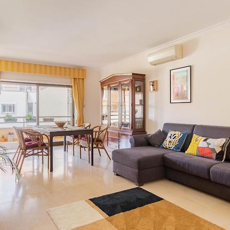 Central Cascais Apartment With Private Parking Luaran gambar