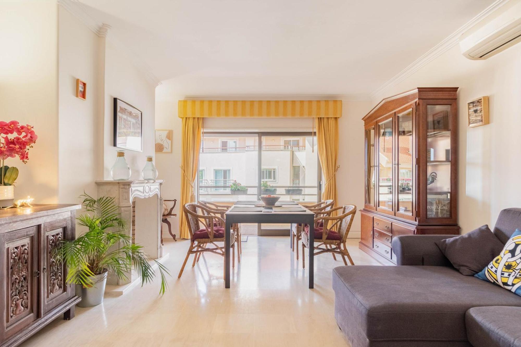 Central Cascais Apartment With Private Parking Luaran gambar
