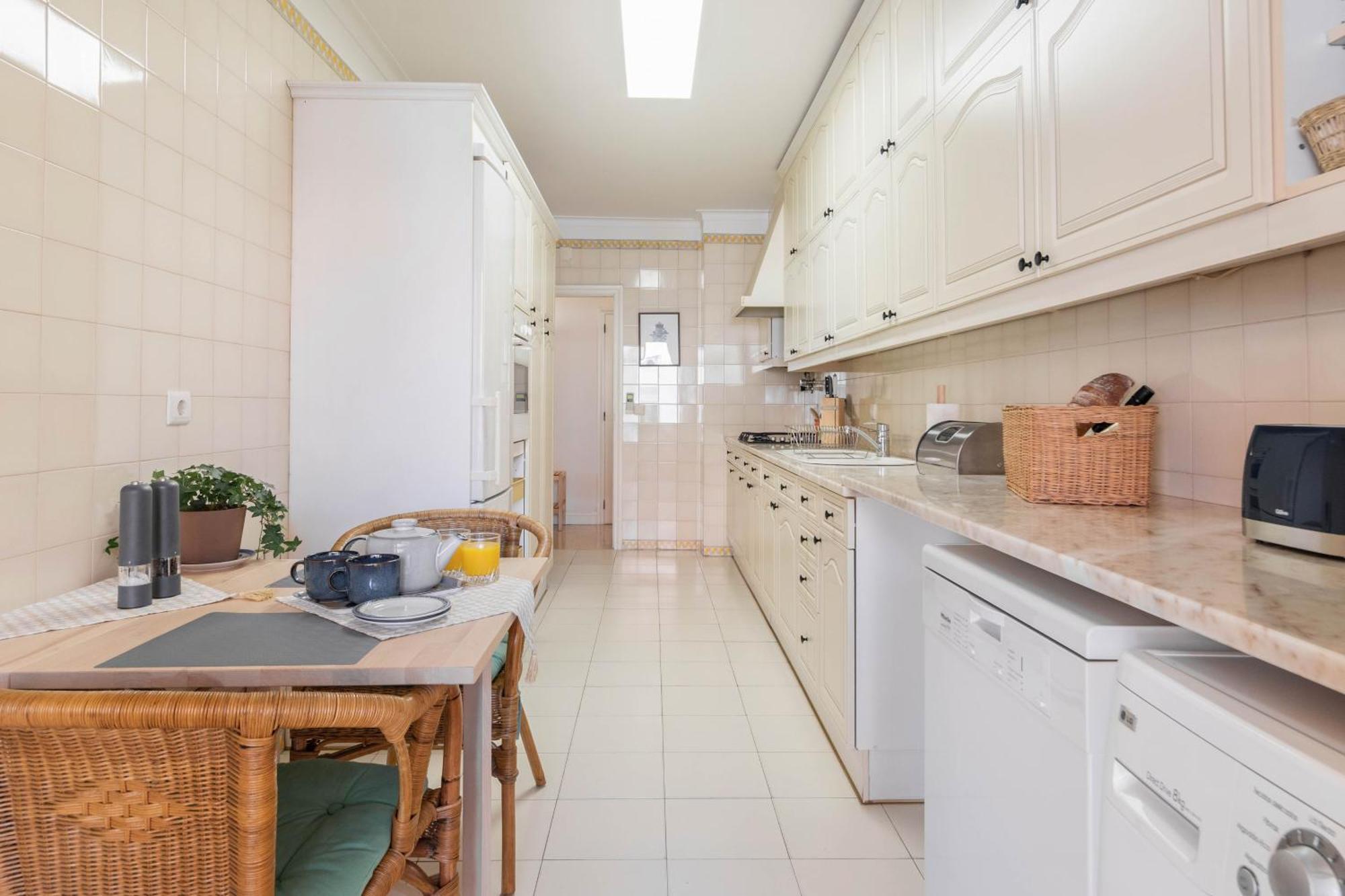 Central Cascais Apartment With Private Parking Luaran gambar