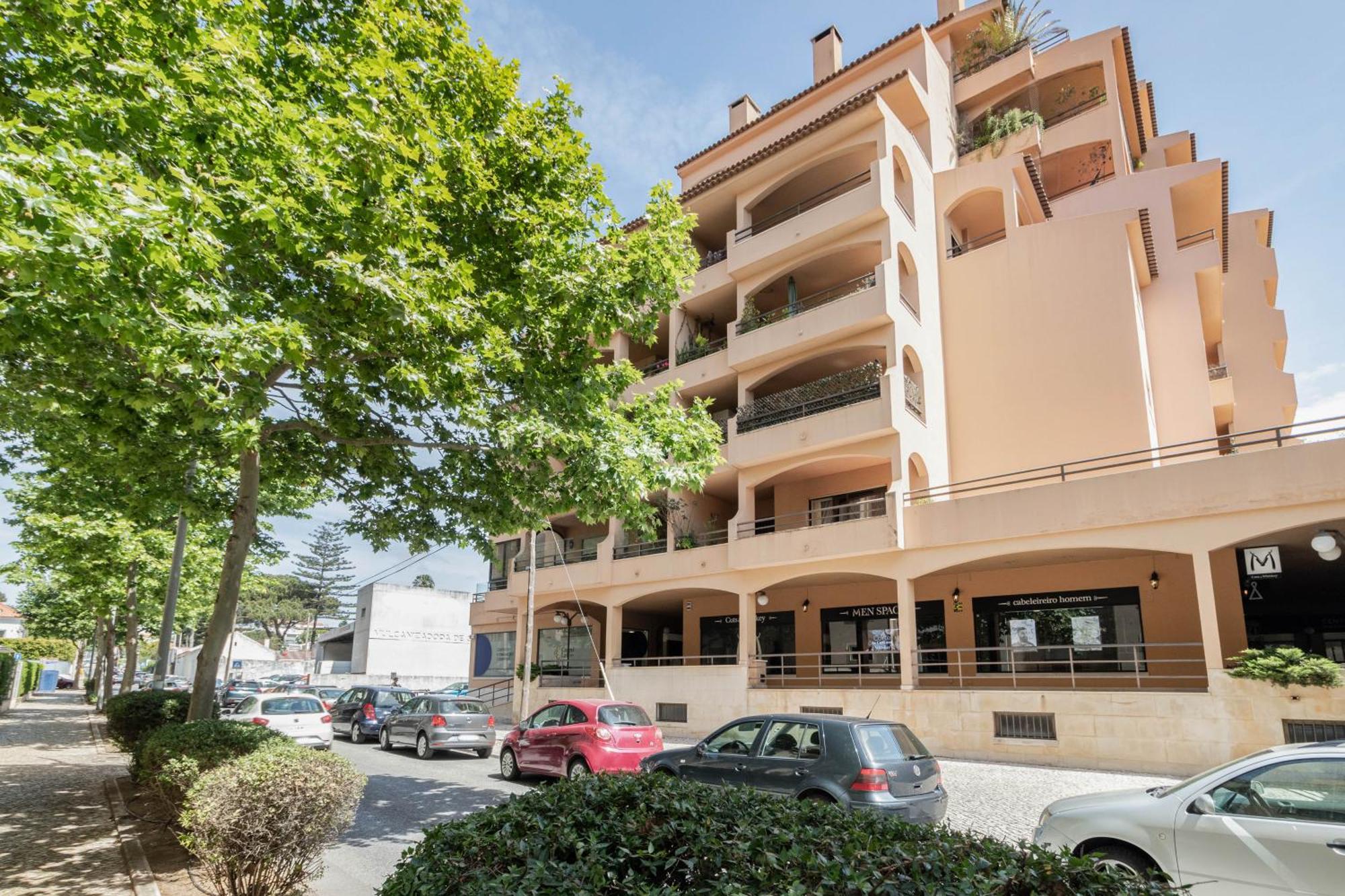 Central Cascais Apartment With Private Parking Luaran gambar